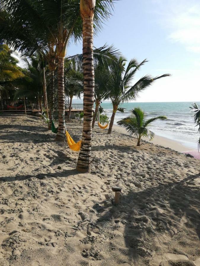Resort Playa Azul Departamentos Frente Al Mar Tonsupa Eksteriør bilde