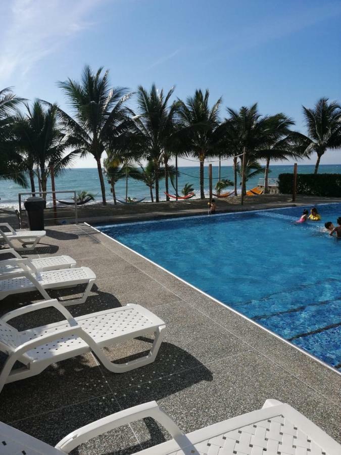 Resort Playa Azul Departamentos Frente Al Mar Tonsupa Eksteriør bilde