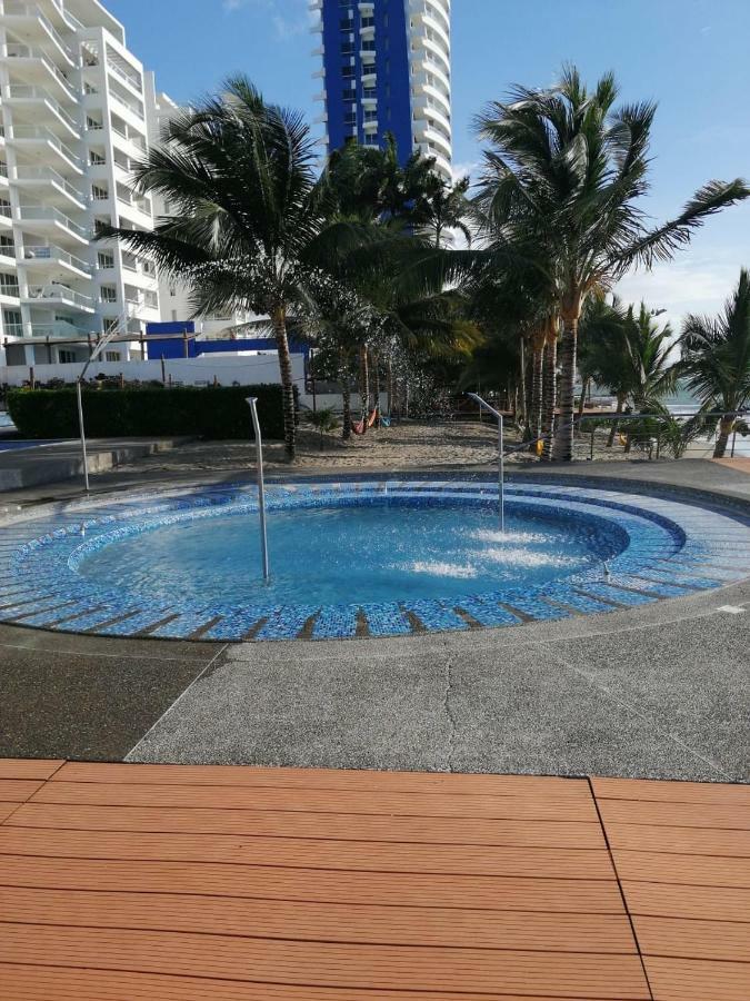 Resort Playa Azul Departamentos Frente Al Mar Tonsupa Eksteriør bilde
